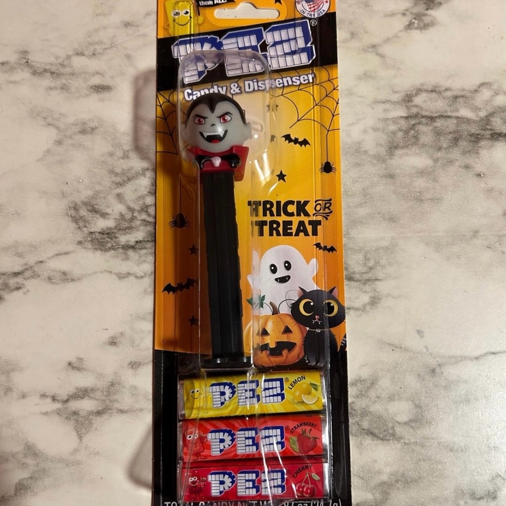 Brand New Halloween Pez Dracula Vampire Dispenser